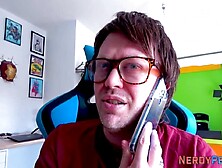 Yorkshire nerd fucks booty and ejaculates mouth