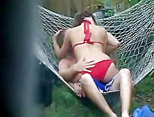 Culetiza En El Jardin,  A Nena Hermosa Con Bikini Rojo !!!