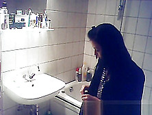 Caught Niece Having A Bath On Hidden Cam - Ispywithmyhiddencam