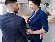 In missionary,  Lisa quickly gets wet! - Jacquie et Michel TV