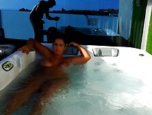 Hawt Jacuzzi