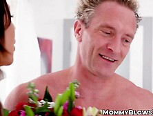 Sexy Milf Cassie De La Isla - Panties Dropping Facial Blowjob