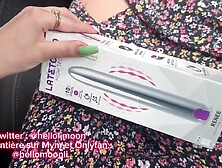 Une small française se gode le cul et la chatte sur une aire autoroute, elle fais sa libertine