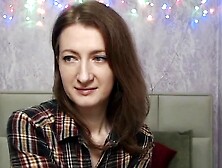 Afghan babe flashes shoulder on webcam show