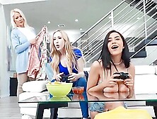 Roxie Sinner Gamer Breasts On Glass