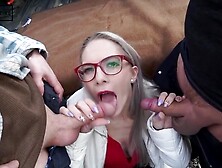 Vivi Vallentine - Erster Outdoorfick Und Gleich Zwei Holzfaller