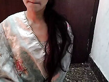 Bhabhi ne akele me muze dhoodh dikhaya