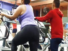 Nice Gilf Booty In Gym