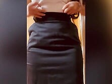 Beauty professor sends scene to her college girl