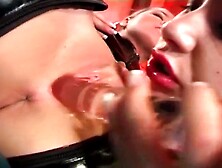 Lesbiche calde e vogliose alla ricerca di forti emozioni fetish