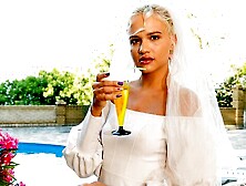 Outdoor solo masturbation with a long-legged blonde Novella Night