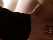 Emilia Clarke desnuda (Emilia Clarke)