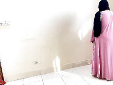 Hotel Sweeping Chick Caught Me jerking off Then I surprise She Helps Me Finish Cuming With Her Ass sex Fucking