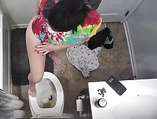 Spy Girlfriend Pooping