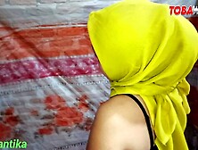 Indonesia viral.  Cewek cantik jilbab lingerie ngentot sampai teriak keenakan dengan security