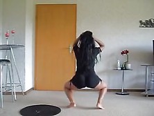 Shaking That Ass