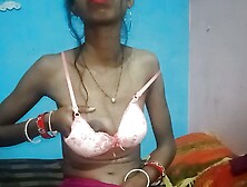 Desi tina ne aaj first baar Apne chote devar ji ko sex karna sikhaya