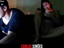 CALIENTE SENTADA EN LA POLLA DE SU NOVIO DOTADO