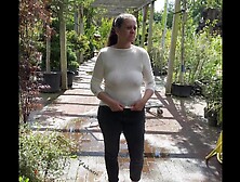 Ich bin eine Ehehure und zeige und oute mit öffentlich ohne BH und Gesicht 11