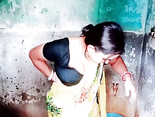 ????BENGALI BHABHI IN BATHROOM FULL VIRAL MMS (Cheating Wife Amateur Homemade Wife Real Homemade Tamil 18 Year Old Indian Uncens