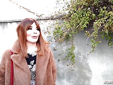 Zoe,  25,  International Law student 18+ In Toulon!