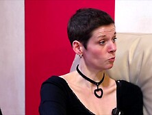 Gwen, 27, manager in Lyon! - Jacquie et Michel TV