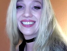 Blonde girl Luna Thurman gets her hair job done