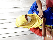 Hijab cashier Indomaret masturbates using dildo