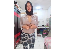 Hijab Ts