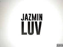 Hot Babe's Secret Diary - Behind The Scenes Footage of Sexy Model