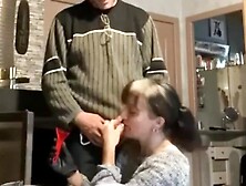 Real housewife have to make a quickie oral sex