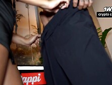 Rappi delivery driver knows how to get a five-star rating after his service.