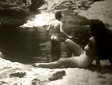 1935 Nude College Girls