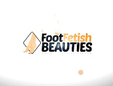 Breathtaking blond won over by a stinky feet