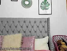 Brunnet bunnygirl screwing her twat and getting creamy climax