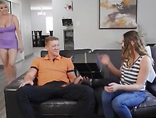 Dee Williams Vr Sneaky Milf Burn - Dee Dee
