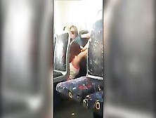 Bella Fighetta La Lecca Alla Sua Ragazza In Treno