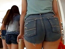 perfect big bubble ass teen blonde short shorts