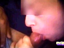 Moglie fa pompino al marito