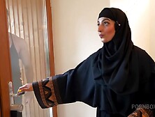 Gangbang And Double Penetration Of Aaliyah Yasin In Hijab While Her Husband Is Away