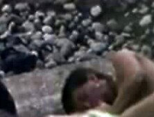 Beach voyeur video: girl giving a blow job