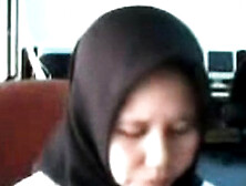 Indonesia- Ibu Jilbab Tudung Depan Webcam