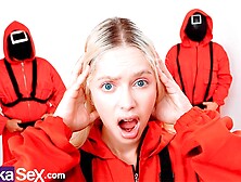 Notable Vivian's juego del calamar scene