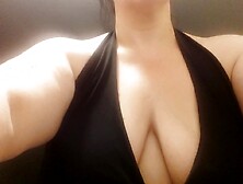 Strokes de mes gros seins laiteux