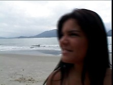 Admirable day at the beach to fuck