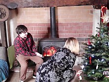 ma belle mère fais le sapin, je la regarde et lui défonce le cul