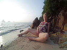 On Public Beach Teen 18+ Masturbation Double Crossleg Fingering Solo Fun Ending