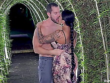 Booty eating skank hooks up on the rooftop with random lover