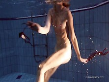 Underwater Show - Sexy Tits Movie