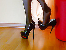 SHOEPLAY 04